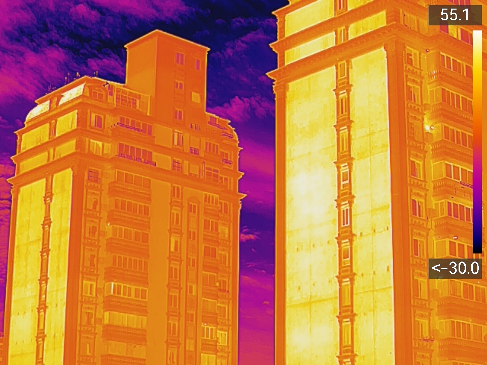 紅外熱像儀應(yīng)用上海市超低能耗建筑檢測